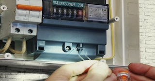 Скрытая проводка в деревянном доме в Можге от 1576 рублей - профессиональный монтаж